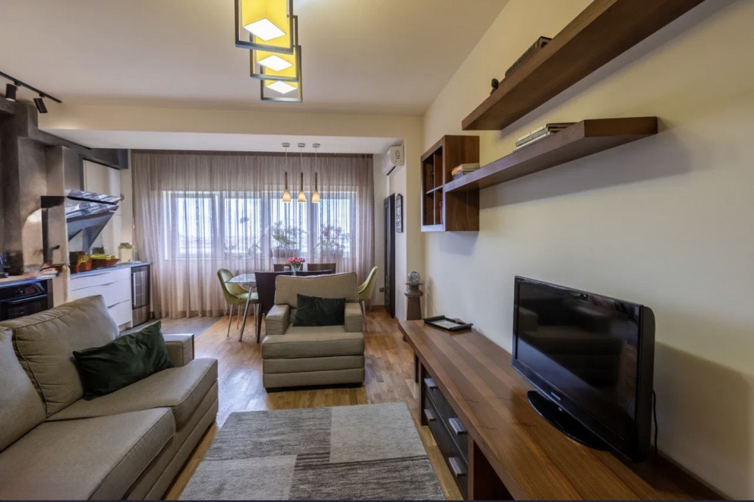 apartament decomandat de inchiriat cu 3 camere  in Pipera 