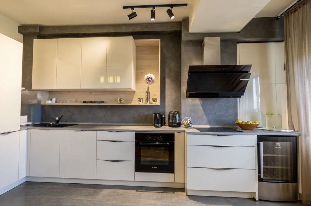 apartament decomandat de inchiriat cu 3 camere  in Pipera 