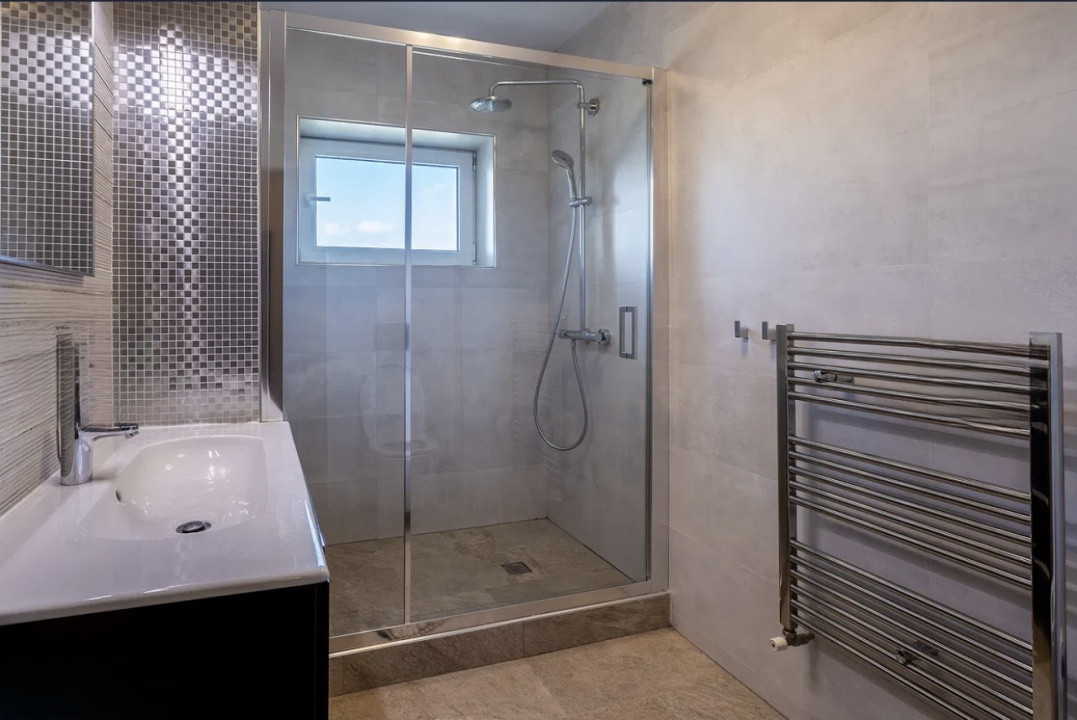 apartament decomandat de inchiriat cu 3 camere  in Pipera 