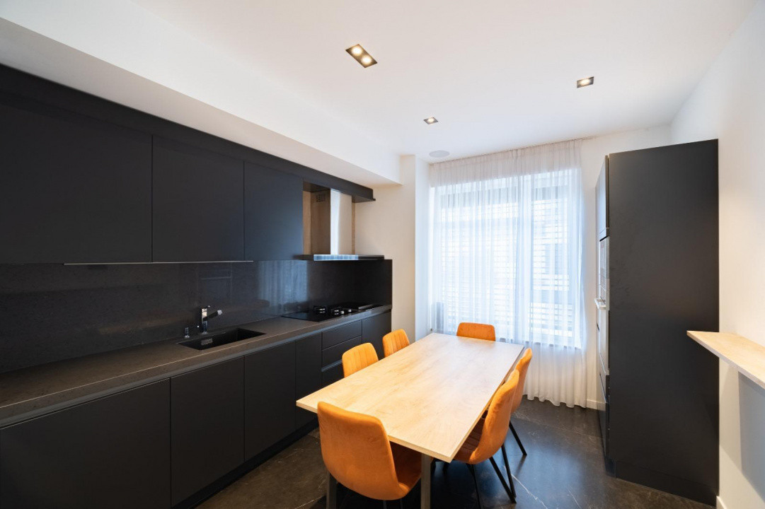 Penthouse cu vedere panoramică către Lacul Tei – Laguna Residence