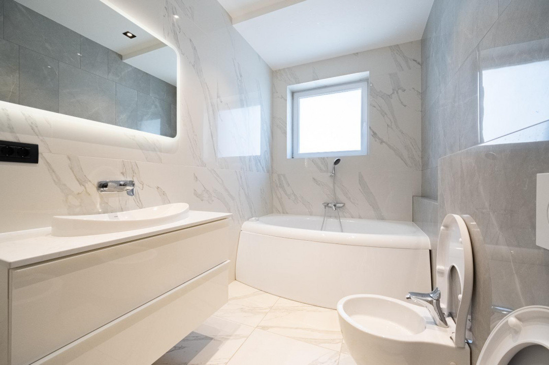 Penthouse cu vedere panoramică către Lacul Tei – Laguna Residence