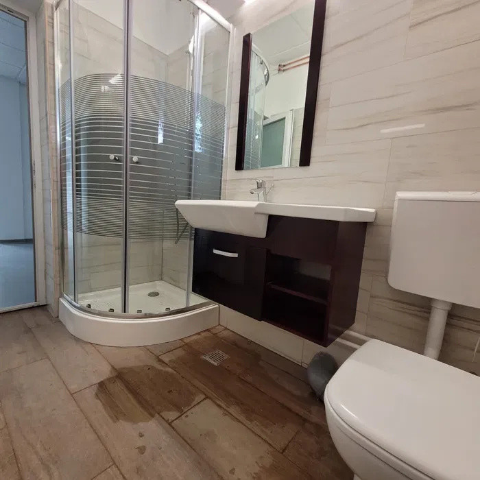 spatiu comercial de inchiriat cu in zona  Fundeni 