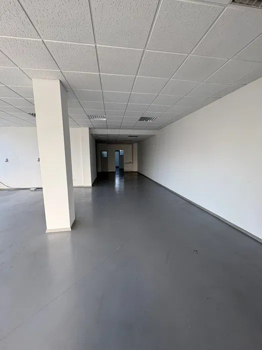 spatiu comercial de inchiriat cu in zona  Fundeni 