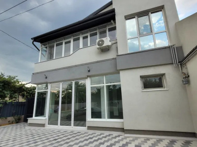 spatiu comercial de inchiriat cu in zona  Fundeni 