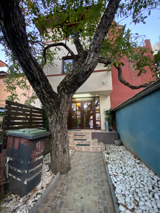 Casa moderna din 2015 la Piata Victoriei 