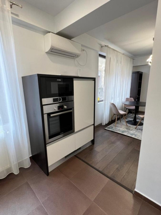 apartament semidecomandat de inchiriat cu 2 camere  in Dorobanti 