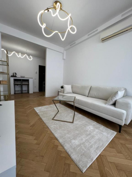 Apartament 2 camere Calea Victoriei situat la  etajul 9/10