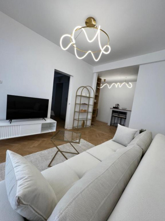 Apartament 2 camere Calea Victoriei situat la  etajul 9/10