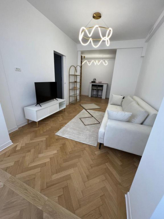 Apartament 2 camere Calea Victoriei situat la  etajul 9/10