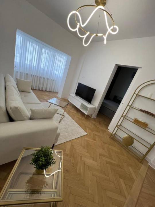 Apartament 2 camere Calea Victoriei situat la  etajul 9/10