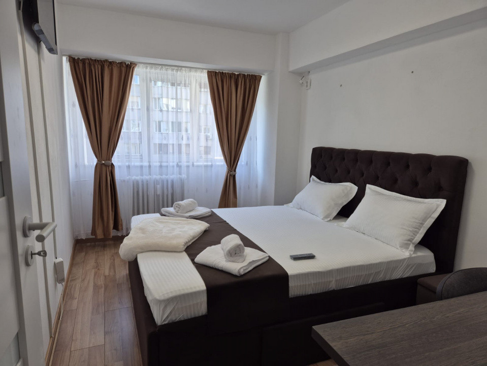 Apartament de 3 camere recent renovat pe Titulescu