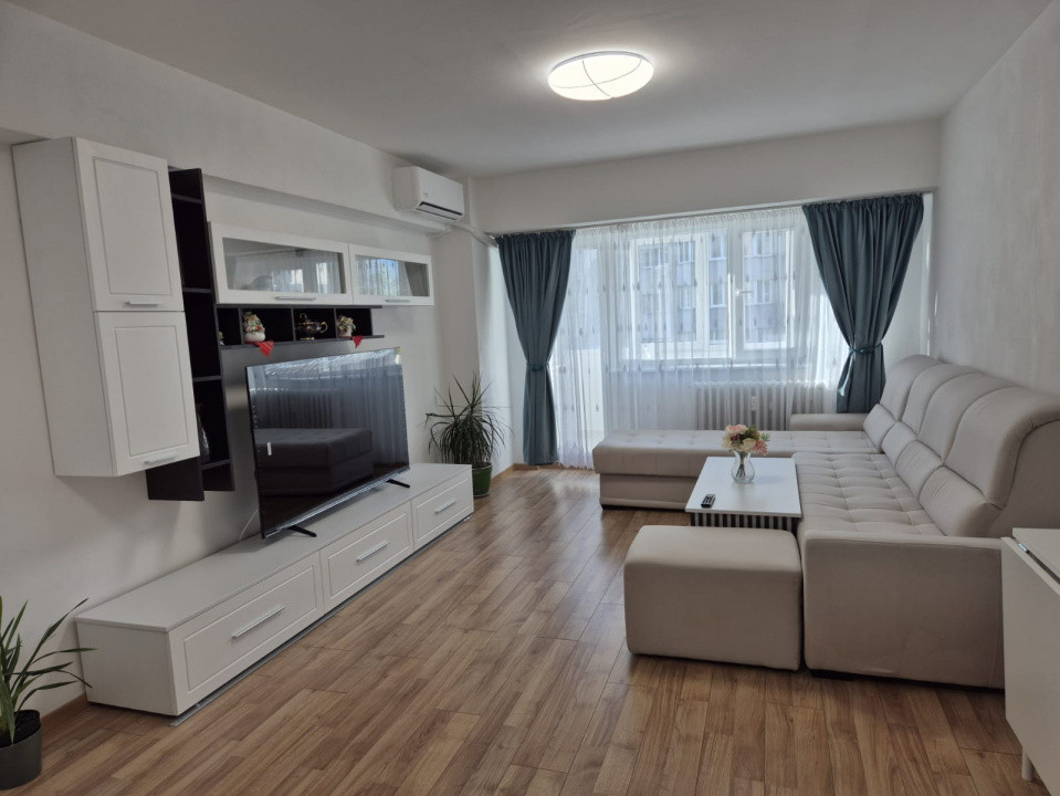 Apartament de 3 camere recent renovat pe Titulescu