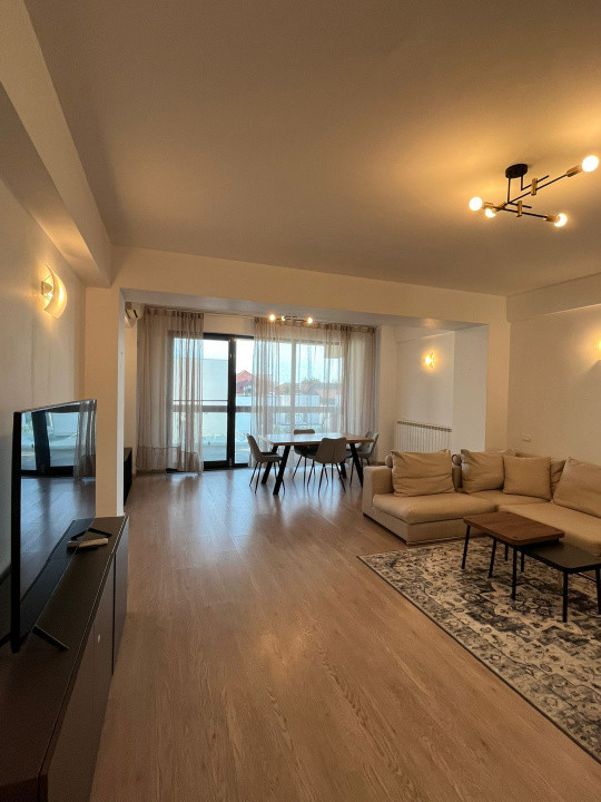 Apartament  de vanzare cu 3 camere  in Pipera,  vedere la padure