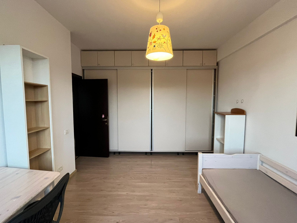 Apartament  de vanzare cu 3 camere  in Pipera,  vedere la padure