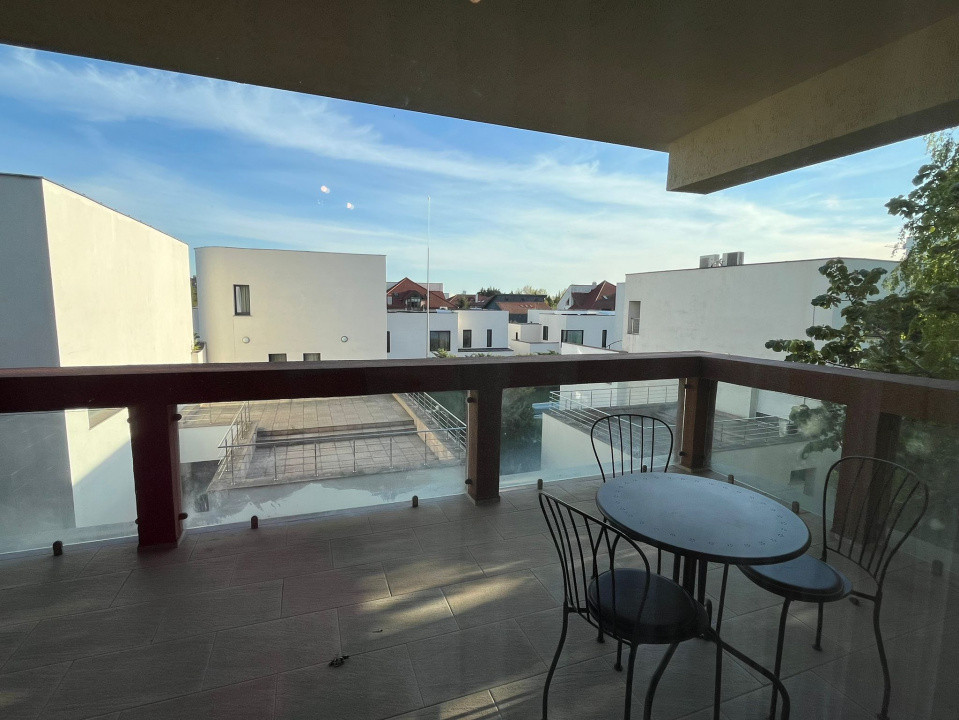 Apartament  de vanzare cu 3 camere  in Pipera,  vedere la padure