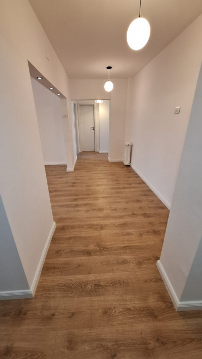 Spatiu birou/cabinete, 82 mp, balcon, renovat, metrou, zona Decebal