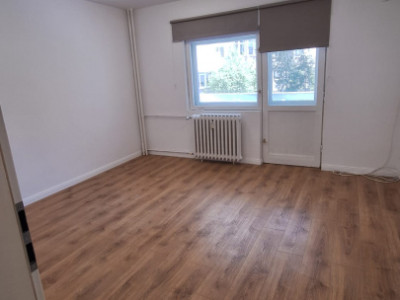 Spatiu birou/cabinete, 82 mp, balcon, renovat, metrou, zona Decebal