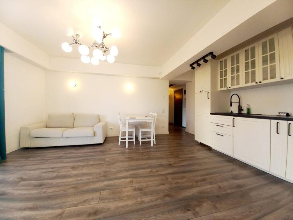 apartament decomandat de inchiriat cu 3 camere  in Baneasa 