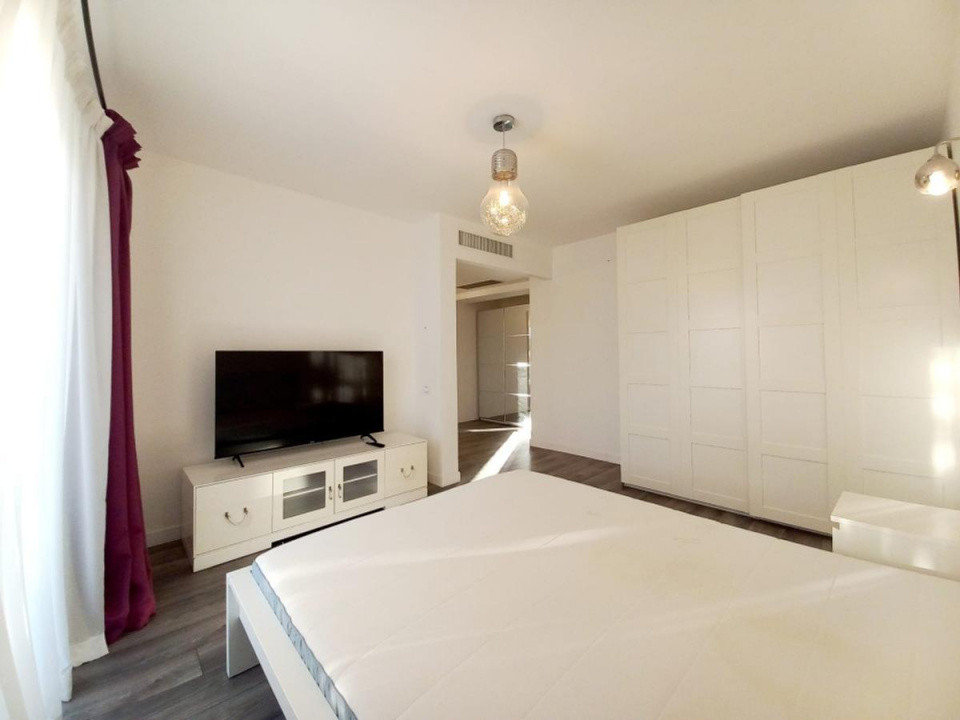 apartament decomandat de inchiriat cu 3 camere  in Baneasa 
