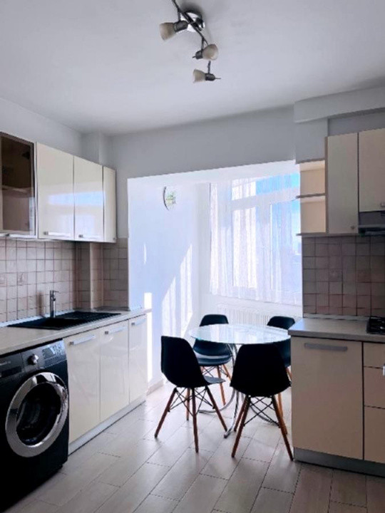 apartament decomandat de inchiriat cu 2 camere  in Dorobanti 