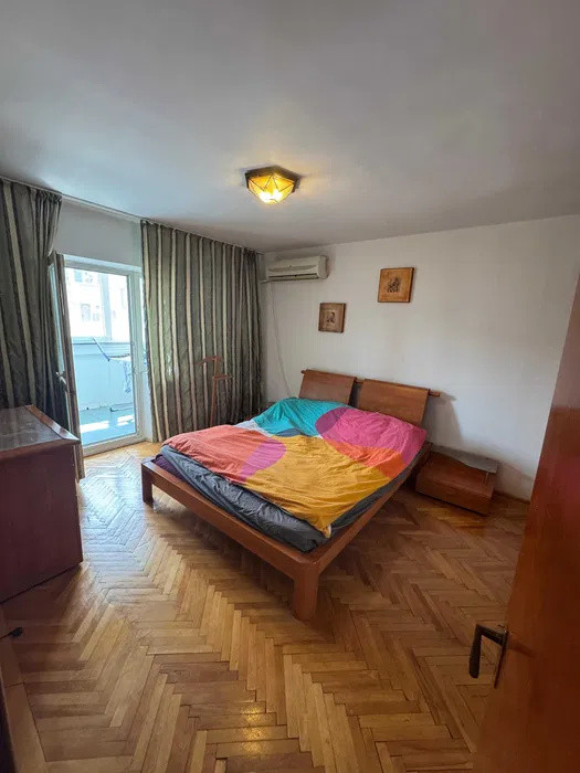 Apartament 3 camere 84 mp, 2 bai, 2 balcoane, etaj 6, metrou, zona Timpuri Noi
