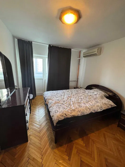 Apartament 3 camere 84 mp, 2 bai, 2 balcoane, etaj 6, metrou, zona Timpuri Noi