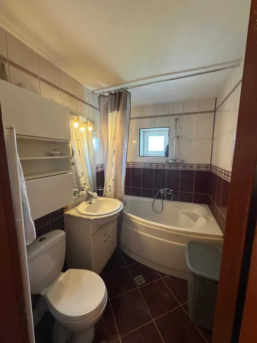 Apartament 3 camere 84 mp, 2 bai, 2 balcoane, etaj 6, metrou, zona Timpuri Noi