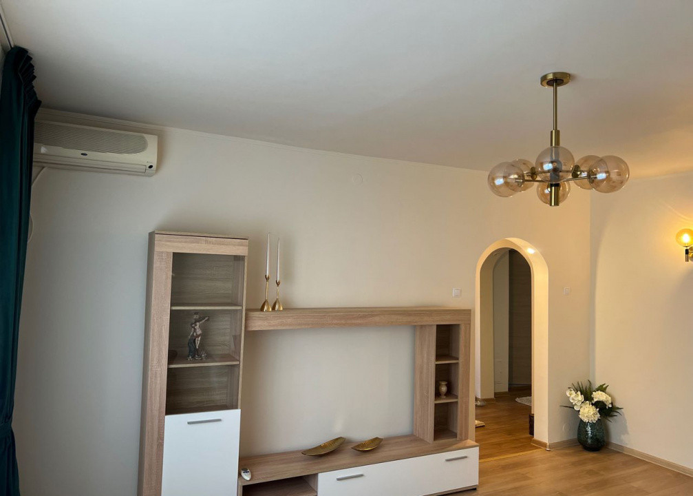 De inchiriat apartament decomandat cu 3 camere  in Vitan 