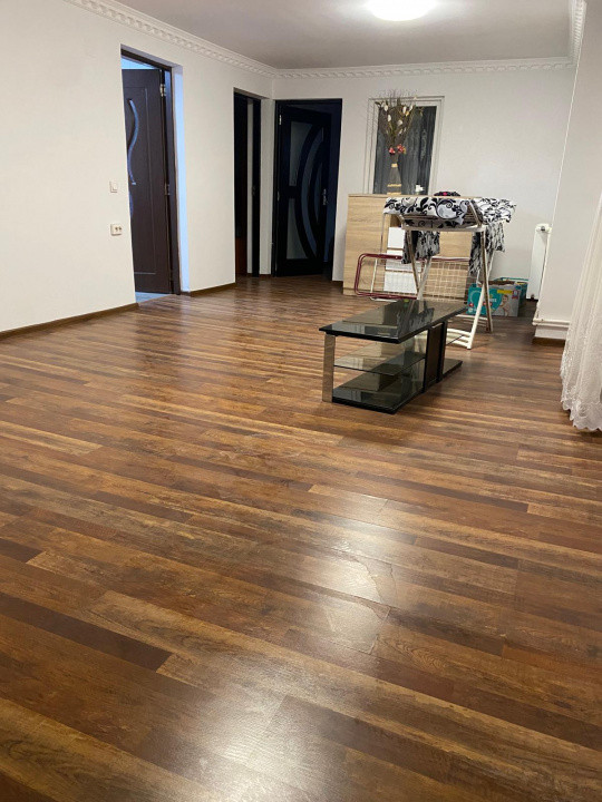 Casă individuală cu compartimentare generoasă în zona Titan