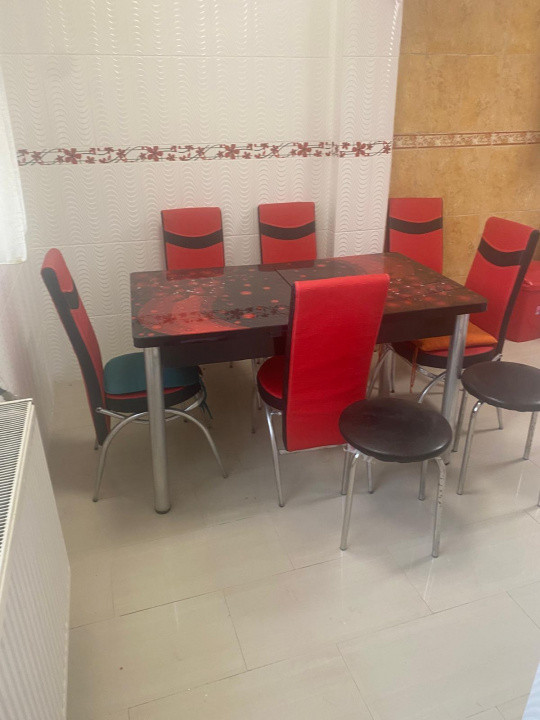 Casă individuală cu compartimentare generoasă în zona Titan