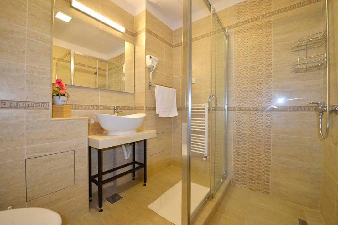 apartament decomandat de inchiriat cu 2 camere  in Armeneasca 