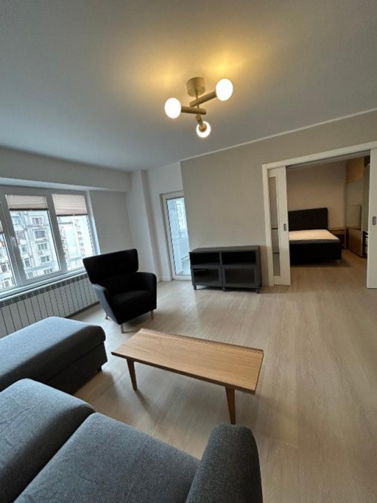 apartament decomandat de inchiriat cu 3 camere  in Unirii 