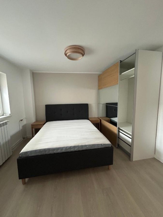 apartament decomandat de inchiriat cu 3 camere  in Unirii 