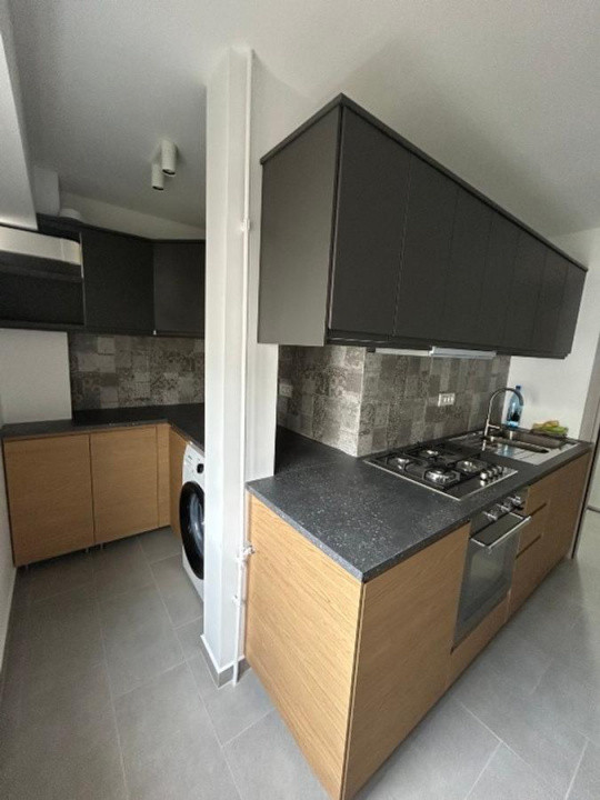 apartament decomandat de inchiriat cu 3 camere  in Unirii 