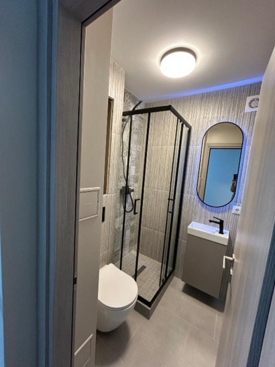 apartament decomandat de inchiriat cu 3 camere  in Unirii 