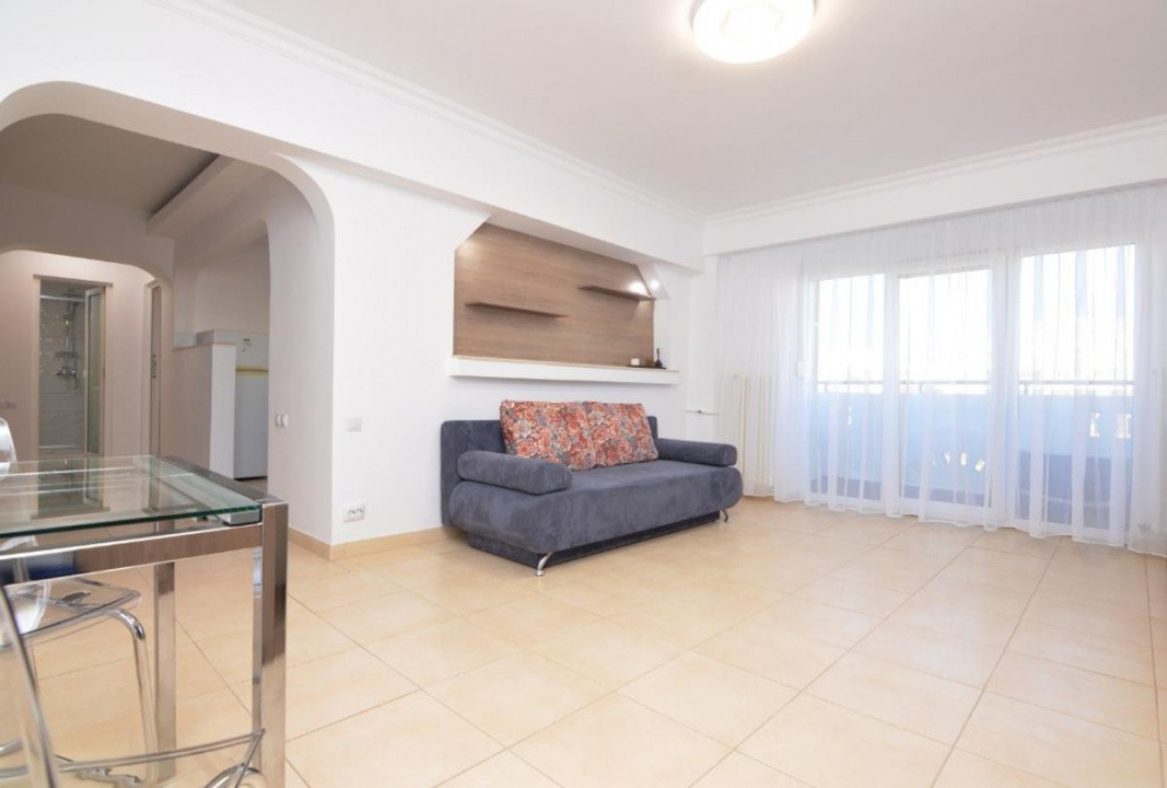 apartament decomandat de inchiriat cu 2 camere  in Unirii 
