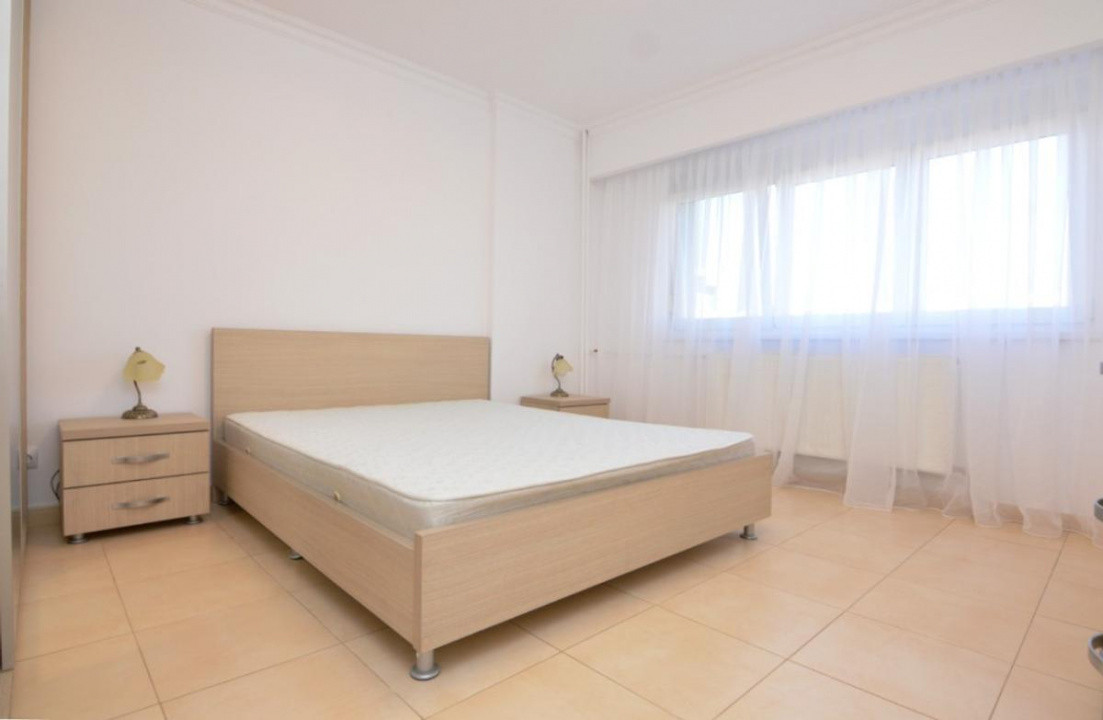 apartament decomandat de inchiriat cu 2 camere  in Unirii 