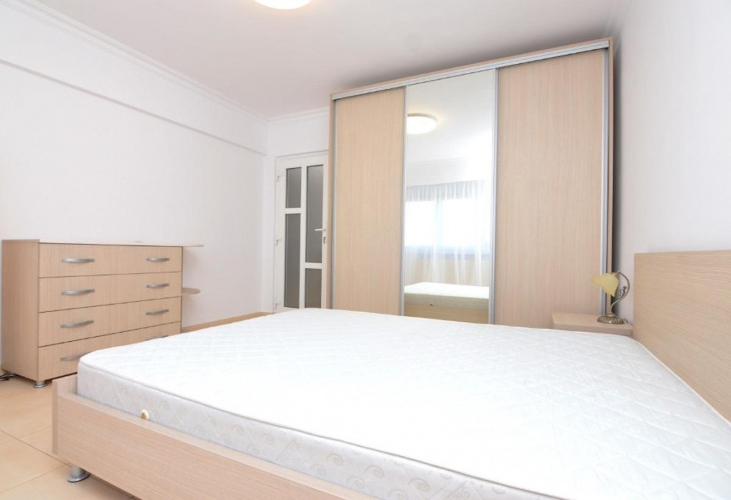 apartament decomandat de inchiriat cu 2 camere  in Unirii 