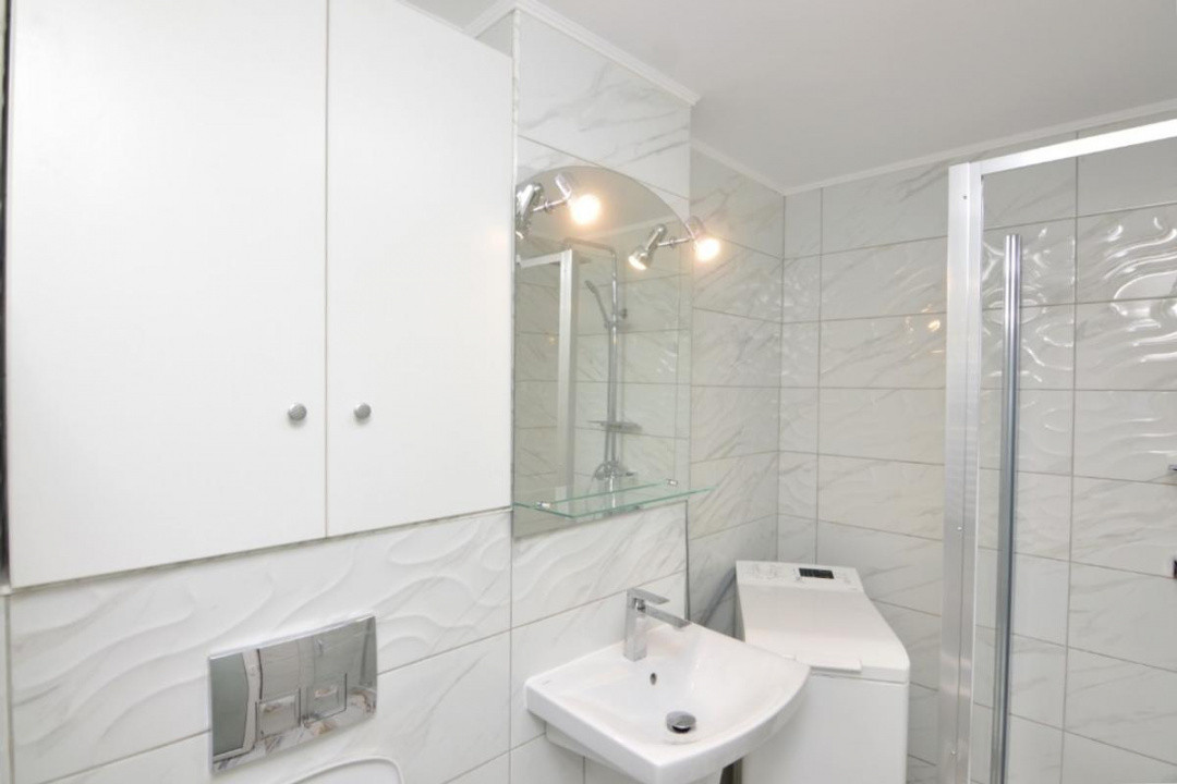 apartament decomandat de inchiriat cu 2 camere  in Unirii 