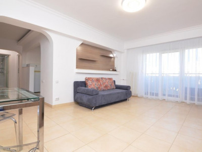 apartament decomandat de inchiriat cu 2 camere  in Unirii 