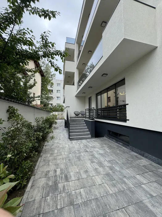 spatiu comercial  de inchiriat cu 2 camere  in zona Tei/Floreasca 
