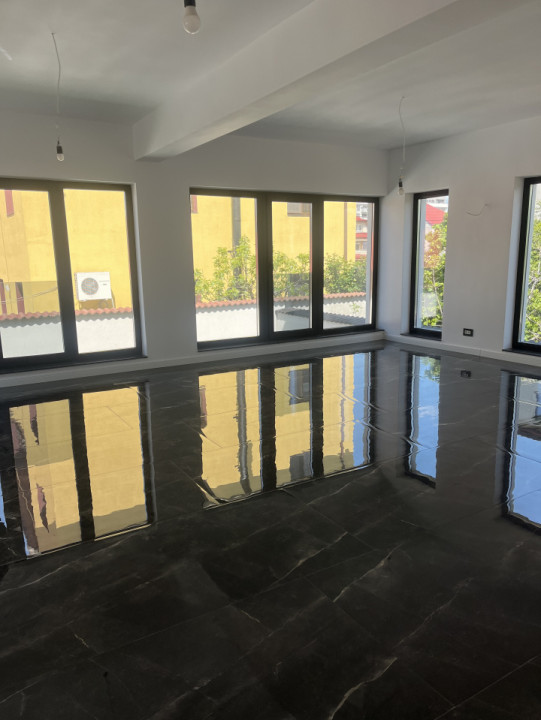 Vila individuala noua, 300 mp, 4 camere, 3 bai, curte, parcare, zona 1 Decembrie