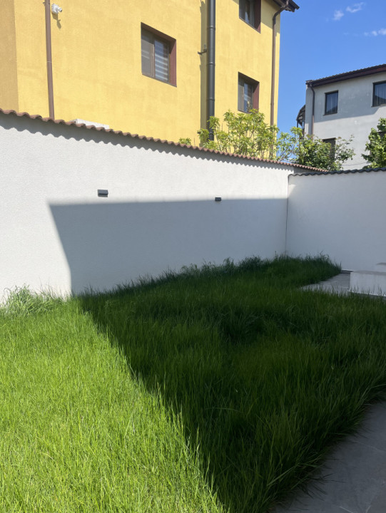 Vila individuala noua, 300 mp, 4 camere, 3 bai, curte, parcare, zona 1 Decembrie