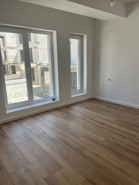 Vila individuala noua, 120 mp, 5 camere, 5 bai, curte, parcare, zona Trapezului