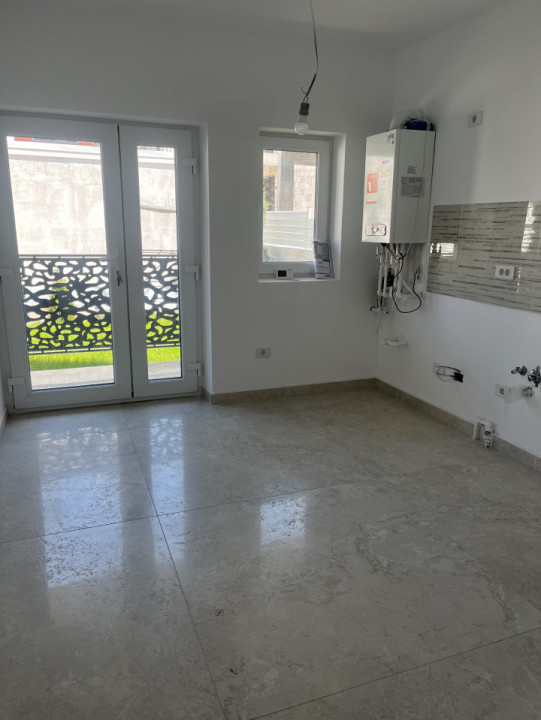 Vila individuala noua, 120 mp, 5 camere, 5 bai, curte, parcare, zona Trapezului