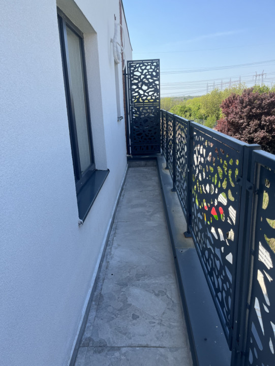 Vila individuala noua, 120 mp, 5 camere, 5 bai, curte, parcare, zona Trapezului