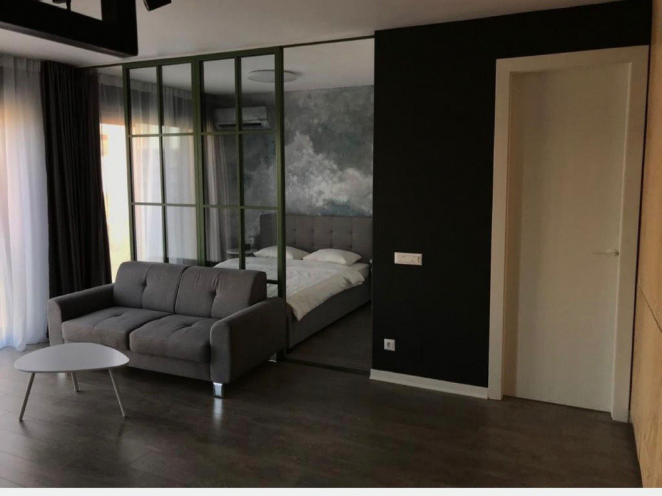Studio modern cu parcare privată și spațiu generos