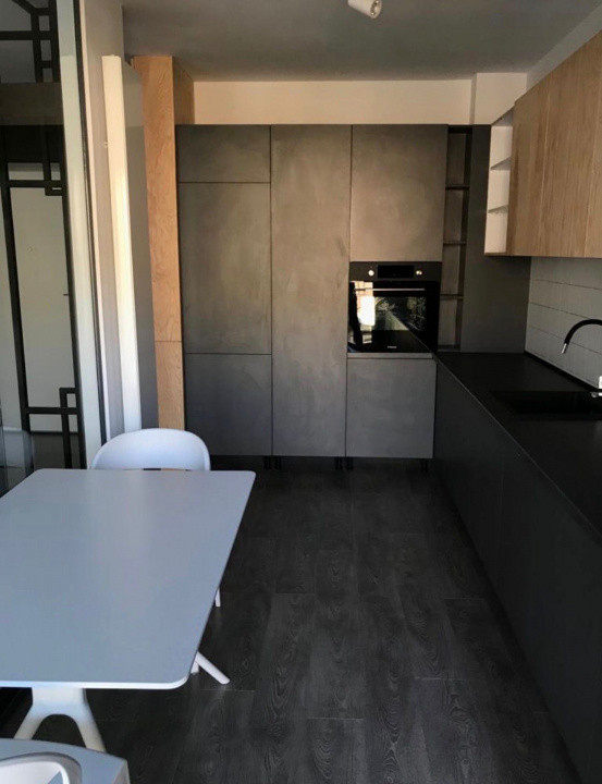 Studio modern cu parcare privată și spațiu generos