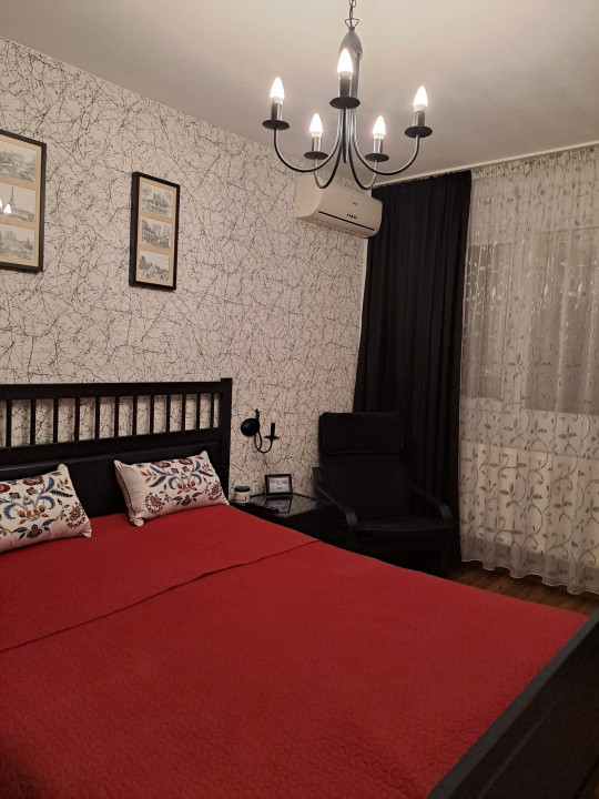 Apartament 3 camere semidecomant, etaj 4/4