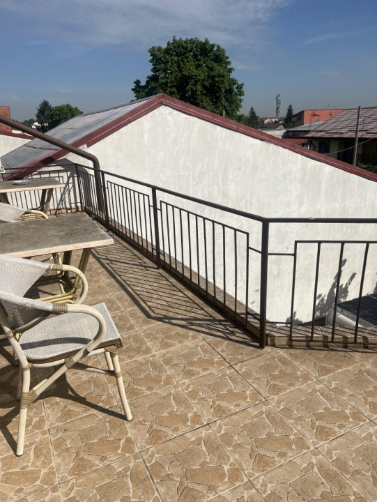 Casa individuala 6 camere, 300 mp, 3 bai, centrala, curte, parcare, Colentina